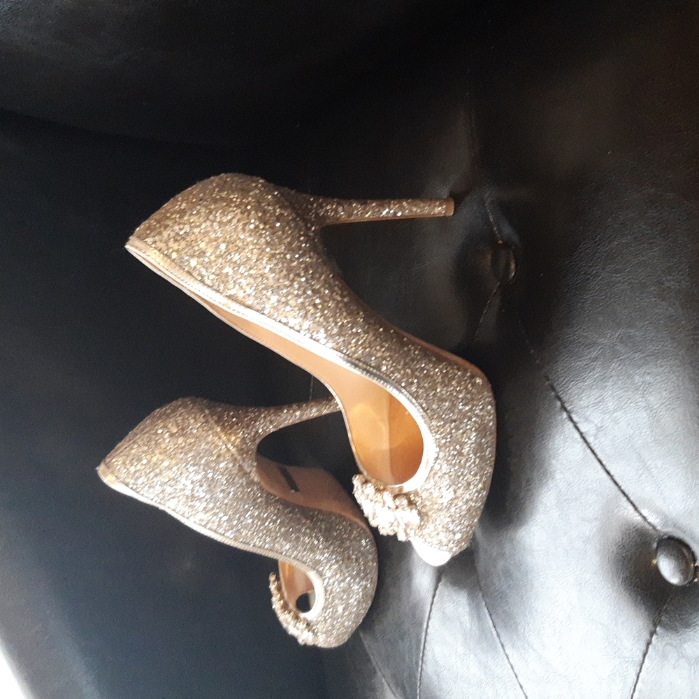Badgley Mischka size 9.5 heels - Picture 8 of 16